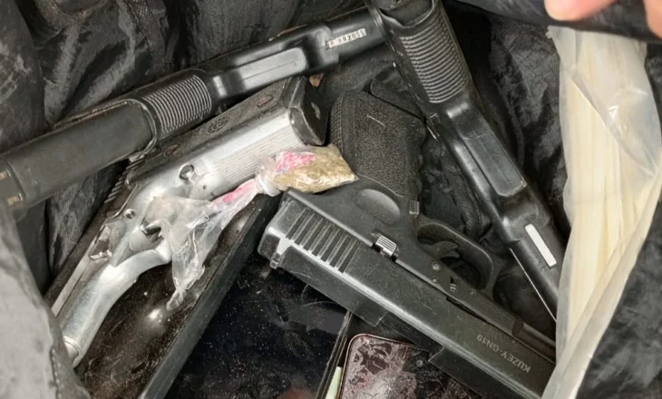 Operacion i përbashkët ushtarak në Ekuador/ Shpëtohen 2 pengje shqiptare, sekuestrohen armë zjarri, municion…