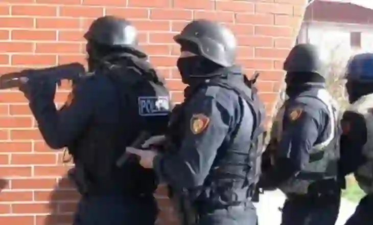 Operacion me shkallë të gjerë/ Policia zbarkon në Tiranë, Durrës, Fier e Vlorë. Kontrolle dhe urdhër-arreste, detajet e para