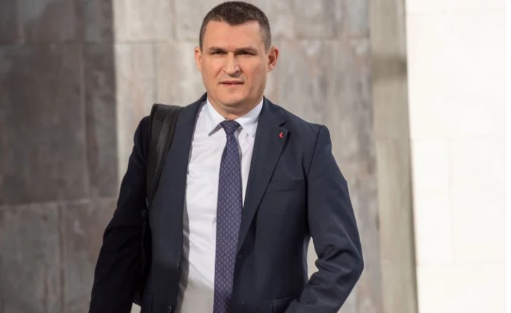 Operacioni për krimet zgjedhore: Altin Dumani niset me urgjencë drejt Shkodrës