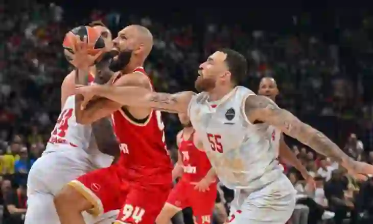Panathinaikos dorëzon dorëzon titullin, Fenerbahce dhe Monaco finalistët e Euroleague