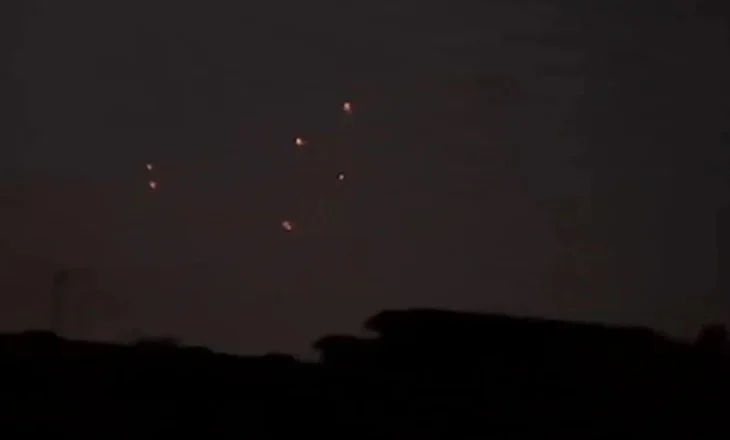 Paqja që nuk zgjat! Pakistani sulmon menjëherë Indinë me dronë vetëm pak orë pas armëpushimit (VIDEO)
