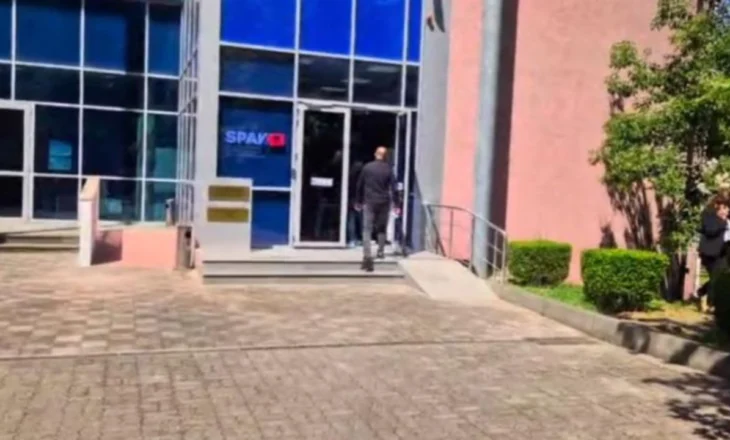 Paralajmëroi kallëzim për zgjedhjet e 11 majit/ Paraqitet në SPAK kandidati për deputet