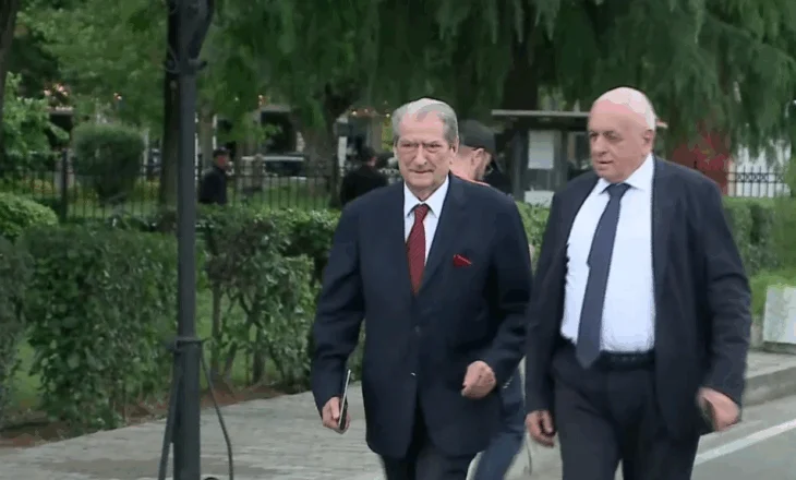 Parlamenti rikthehet pas dy muajsh, Berisha zbulon strategjinë e opozitës