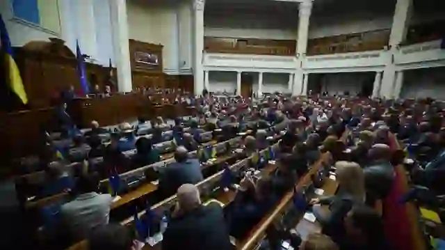 Parlamenti ukrainas ratifikon marrëveshjen për mineralet me SHBA-të