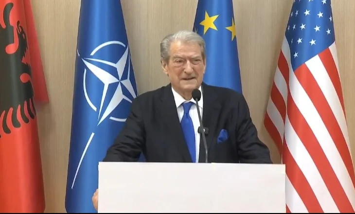 Pas disfatës së thellë, Berisha thërret mbledhje të jashtëzakonshme me drejtuesit politik të PD