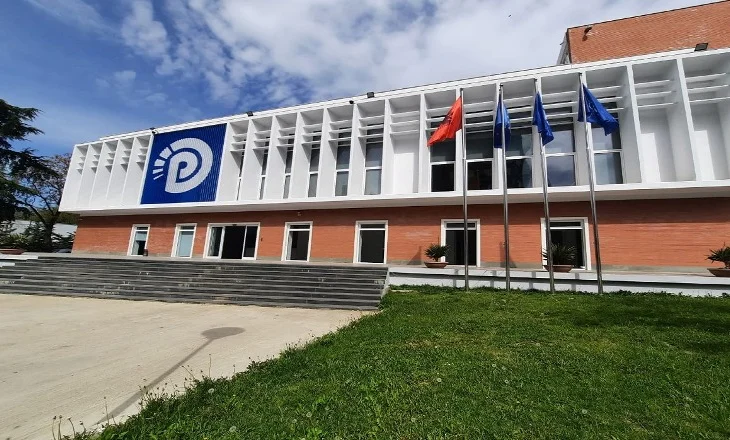 PD: Është vjedhur zyra elektorale në Cërrik/ Policia: Mungonin 1 kompjuter dhe…