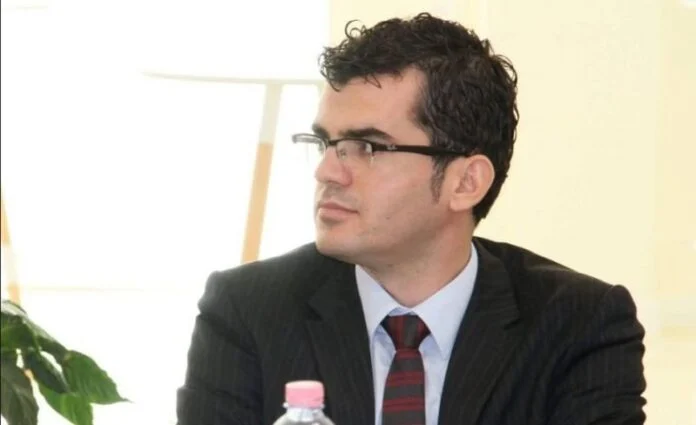 “PD-ja është peng i Berishës, ai vetë e di që është problemi”, Lapardhaja reagon ashpër: Militantët duan Enverin e tyre