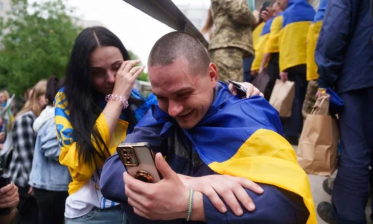 Për herë të parë pas tre viteve luftë, Rusia dhe Ukraina kompletojnë këmbimin më të madh të të burgosurve