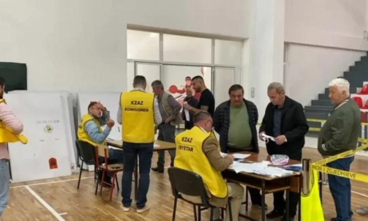 Për herë të parë votojnë edhe gratë e dënuara në burgun e Pojskës, nis shpërndarja e materialeve zgjedhore në qarkun e Korçës