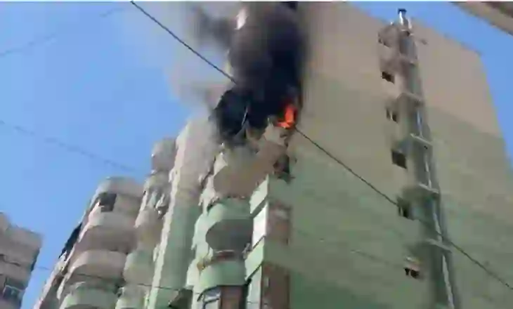 Përfshihet nga flakët një apartament në zonën e Komunës së Parisit (Video)