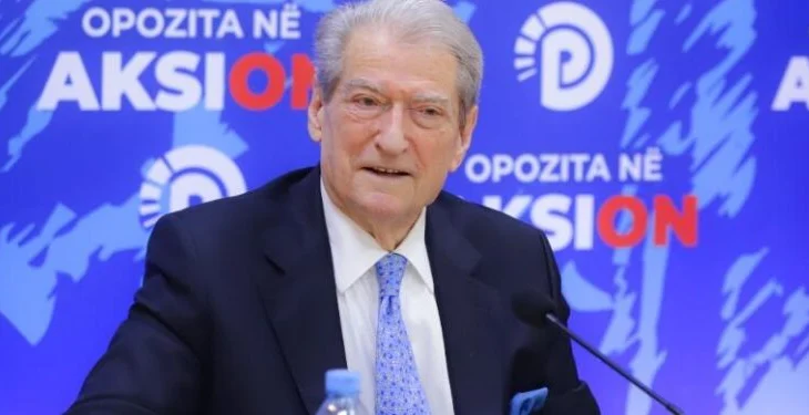 “Përleshje trup më trup për karrigen”, Goxhaj flet për skenarin pas largimit të Berishës nga PD: Shqiptarët janë të…
