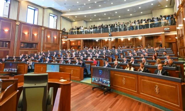 Përpjekja e 12-të për konstituimin e Kuvendit të Kosovës, a do të zgjidhet Albulena Haxhiu?