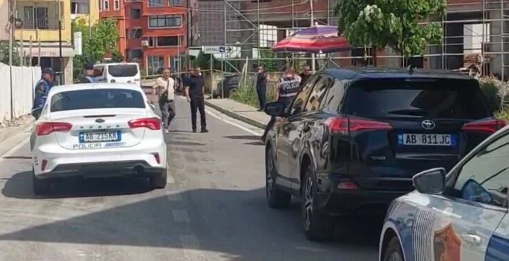 Përplasja me armë në Laç, ndërron jetë te spitali i Traumës 24-vjeçari i plagosur