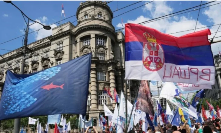 Përshkallëzohen protestat në Serbi, studentët kërkojnë zgjedhje të parakohshme