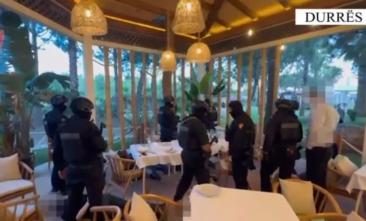 “Policia, duart lart të gjithë! Asnjë lëvizje!”/ Pamjet e AKSIONIT të RENEA-s, si u kapën të shumëkërkuarit tek Gjiri i Lalëzit