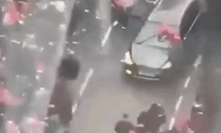 Prag tragjedie në festën e Liverpool, makina futet në mes të turmës dhe përplas disa persona