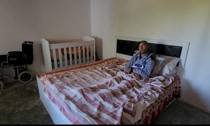Prej katër vitesh dergjet në shtrat, 34-vjeçari apel për ndihmë