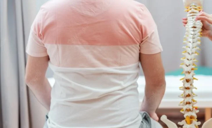 Prek më shumë burrat se gratë/ Hernia Diskale – Simptomat dhe trajtimet natyrale