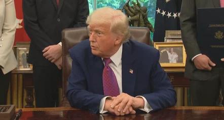 Presidenti Trump thirrje Putinit dhe Zelenskyt: Mbylleni këtë luftë të çmendur