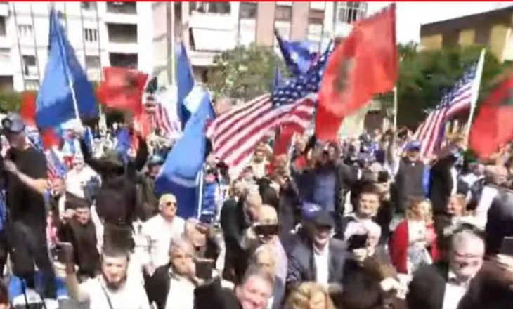 Pritje madhështore për liderin e PD në Burrel