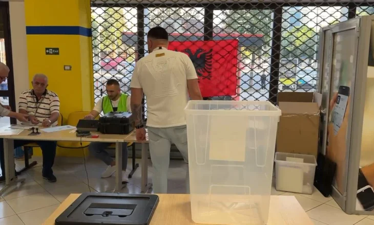 Probleme me disa qendra votimi në Shkodër, mungon një operator në qendrën 269, procesi i votimit ende s’ka nisur