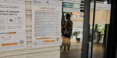 Probleme në dy qendra të Finiqit, komisionerët s’kishin tërhequr materialet