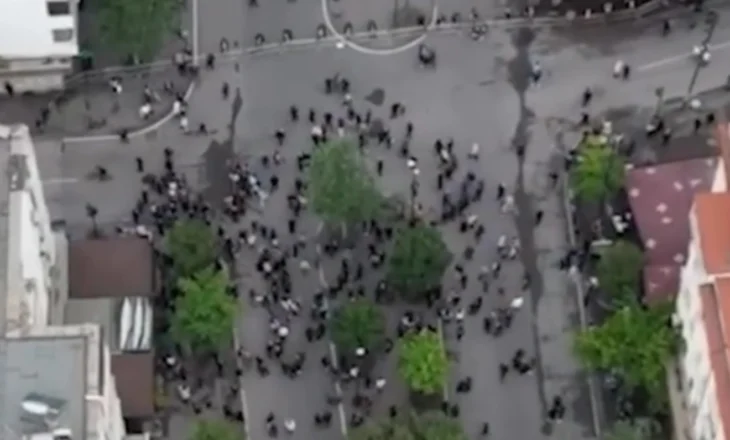 Protesta u bë, populli nuk erdhi, lideri nuk pati kohë.