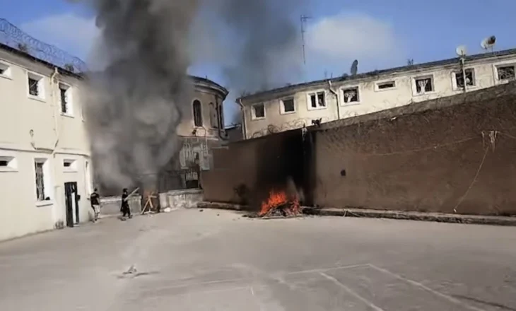 Protestë në burgun e Korfuzit – Të burgosurit shqiptarë denoncojnë kushte çnjerëzore dhe diskriminim