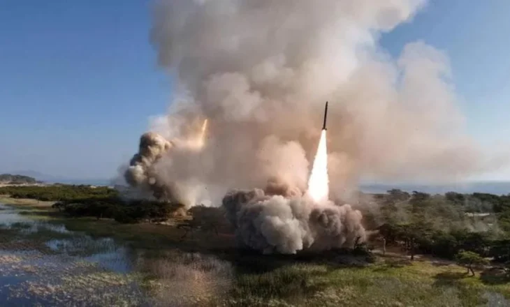 Provokime ndaj SHBA-së dhe Koresë së Jugut, Kim Jong Un teston raketat bërthamore