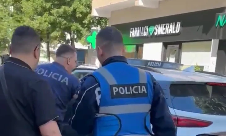Qëlloi me pistoletë lodër mjeken, përplasi makinat e policisë duke u përpjekur të largohej dhe…! Si u arratis Enis Vrapi nga QSUT, lëndoi edhe dy efektivë