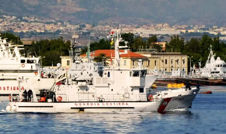 Qeveria merr rrangallat e Italisë për flotën ushtarake, Meçollari akuzon Pirro Vengun se po shet skrapin si sukses…