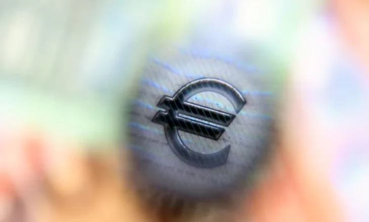 Qindra miliona euro të pezulluara dhe disa të humbura, analiza e REL: Çfarë pësoi Kosova nga masat e BE-së që po…