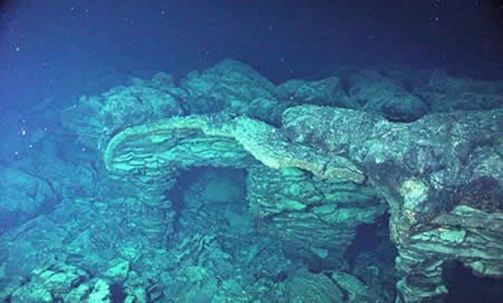 Qindra tërmete në ditë, vullkani nënujor Axial Seamount gati të shpërthejë