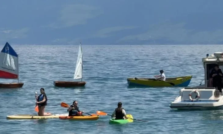 Qytetet bregdetare dhe liqenore ‘hapin dyert’ për turistët! Sezoni starton me koncerte, panaire dhe sporte ujore