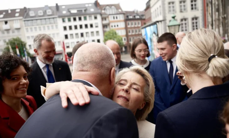 Rama poston fotot nga Gjermania: Privilegj të isha ndër të ftuarit e nderit, Ursula von der Leyen është një mike e çmuar
