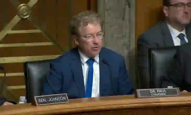 Rand Paul zbulon se si administrata Biden kishte urdhëruar marshallë ajrorë federalë të ndiqnin Tulsi Gabbard-in në fluturime
