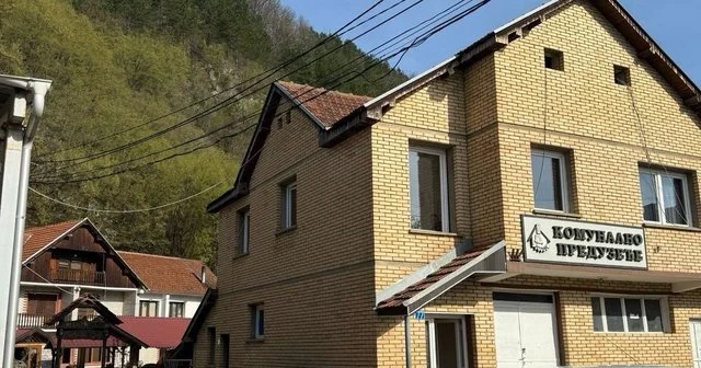 REL: A po vjen në rend çështja e licencimit të institucioneve serbe në Kosovë?