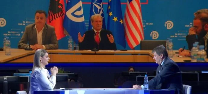 “Rezultati i përcaktuar në tavolinë”/ Topi: Berisha nuk heq dorë nga PD, Rama ka “në xhep” edhe 2029-ën