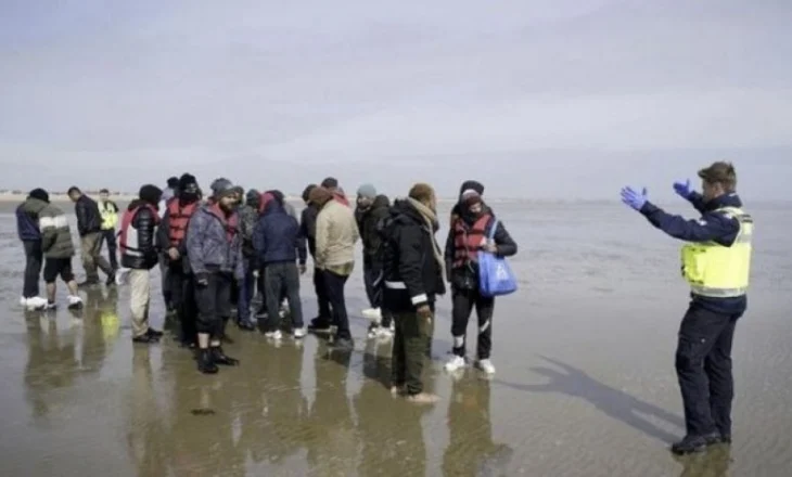 Roja bregdetare greke e alarmuar, ndërsa qindra migrantë mbërrijnë në Kretë