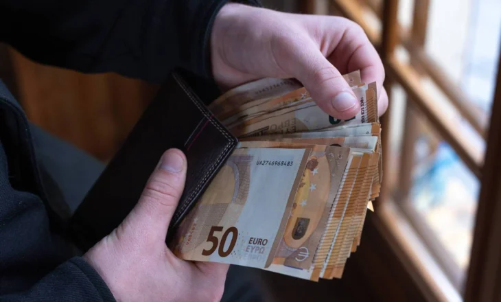 Rreziku i sulmeve kibernetike, bankat qendrore të Evropës përgatisin njerëzit për krizat emergjente: Mbani para cash