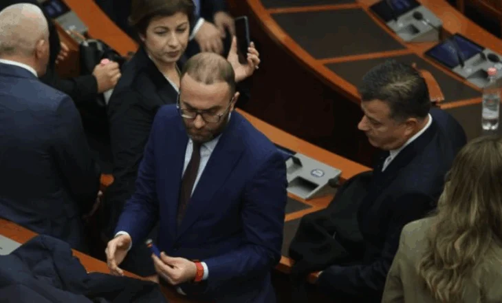 Seanca e së enjtes me “parlamentarët e vjetër”, Bardhi mesazh deputetëve të PD: Të shkojmë në Kuvend për të denoncuar farsën zgjedhore