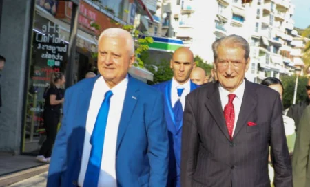 Sekuestrohet në Igumenicë autobusi i Ahmeti Travel pasi kap me klandestinë: Mjeti në pronësi të kryetarit të PD Sarandë Shpëtim Ahmeti