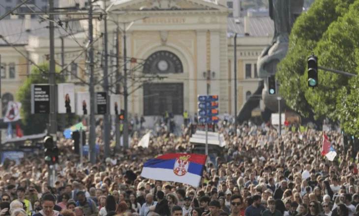 Serbi/ Studentët dalin përsëri në protestë, ‘edhe sa jetë duhet të humbasim, për të ndaluar këtë…’