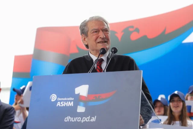 “SHBA rrëzoi non-gratën e Berishës”/ PD: E drejta u kthye në vend falë administratës Trump