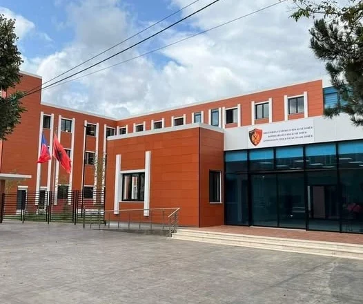 Shembet masivi i kromit dhe zë poshtë 29-vjeçarin, arrestohet tekniku i kompanisë