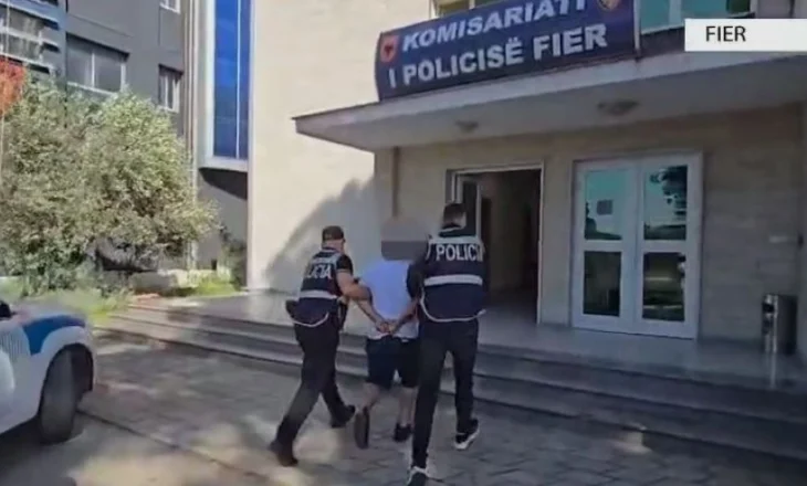 Sherri më sëpata në Fier/ Policia pranga 40-vjeçarit teksa po merrte autobusin: Donte të largohej drejt…