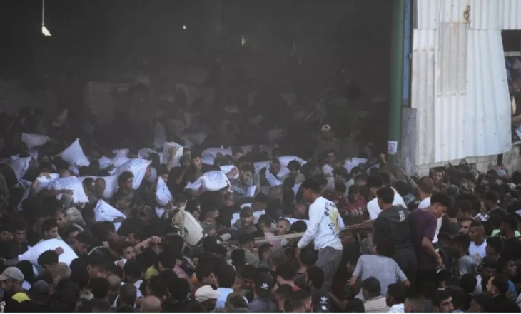 Shkencëtarët argjentinas protestojnë kundër shkurtimeve buxhetore: Nuk ka të ardhme pa shkencë