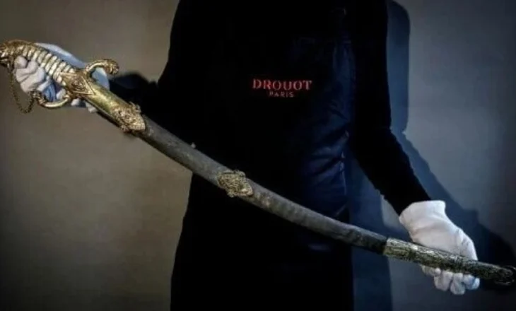Shpata e Napoleonit del në ankand, shitet për…
