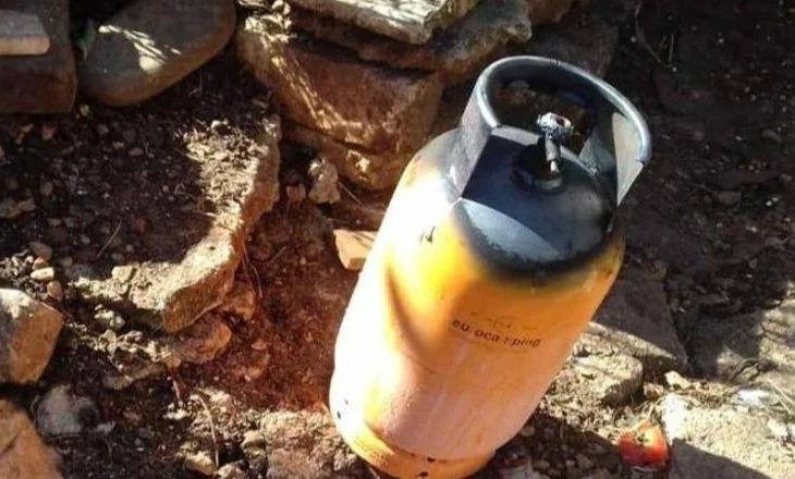Shpërthen bombola e gazit në një banesë, plagoset pronari, 2 policë dhe një zjarrfikës