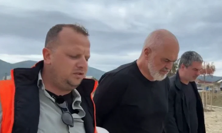 Shqipëria e re turistike/ Rama në Vlorë, inspekton punimet në Lungomare